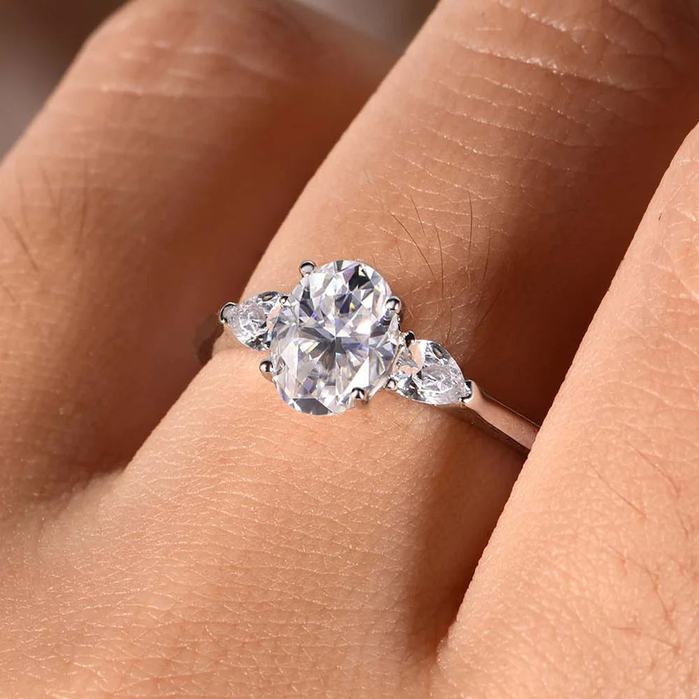 Oval Cut 1.5CT Moissanite Ring